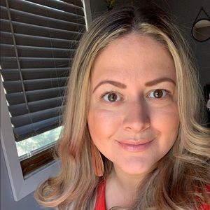 Meet your Posher, Karissa